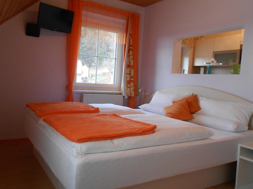 Privatzimmer Haus Gschweitl Semriach Szoba fotó